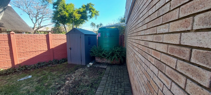 4 Bedroom Property for Sale in Wavecrest Eastern Cape